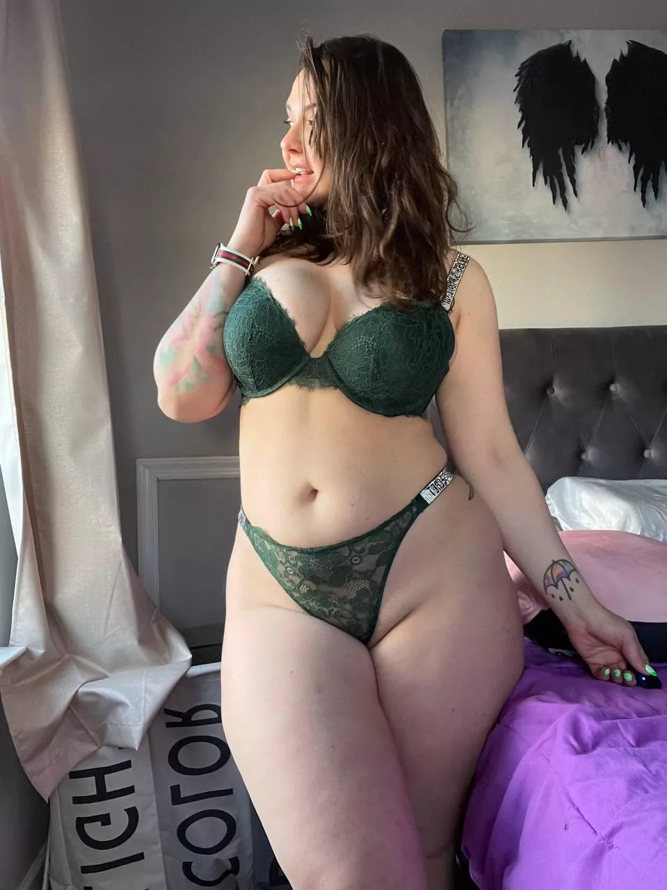 Mommy with such curves is this your dream or am I not thick enough?