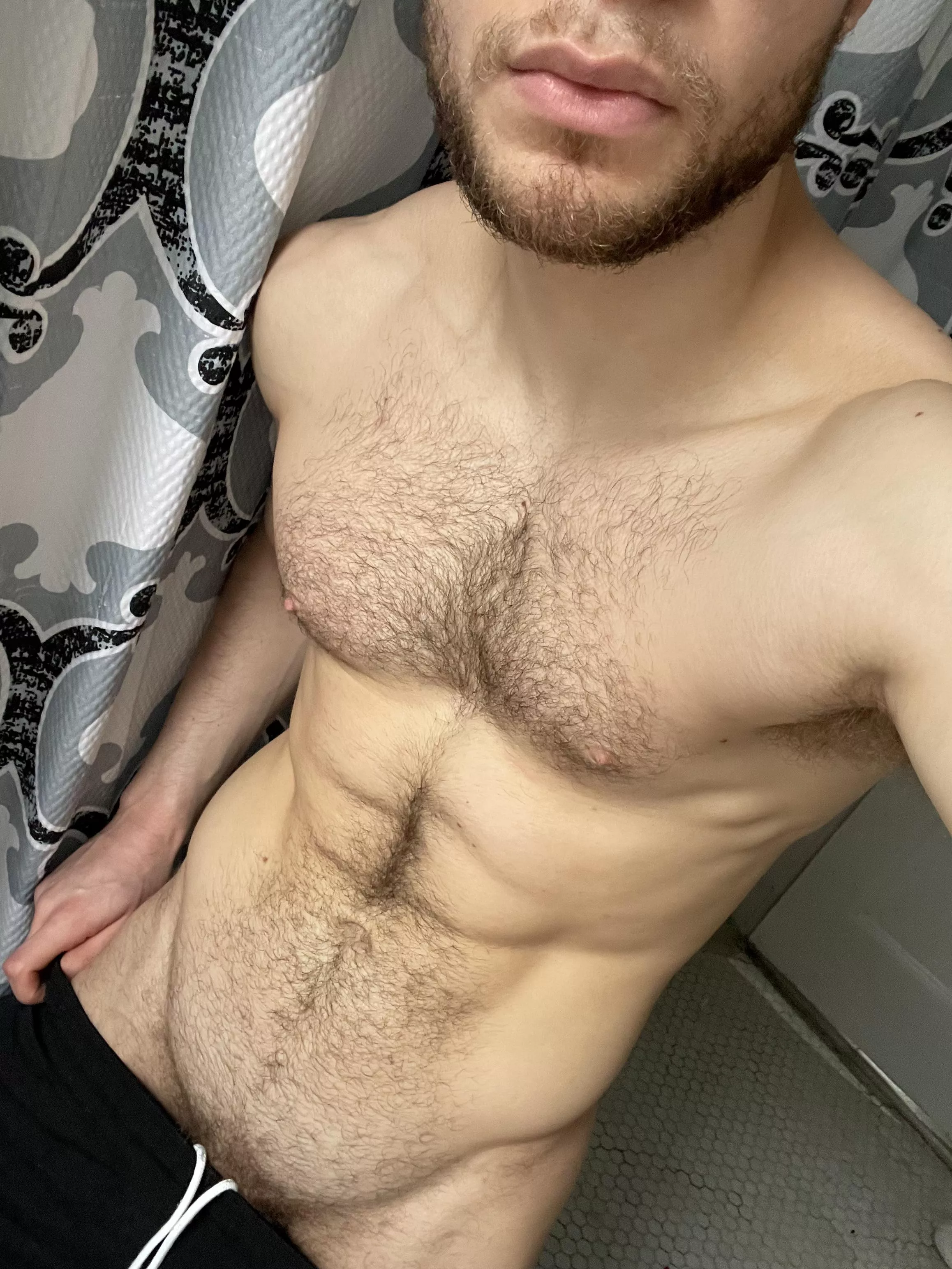 Musky and sweaty after Sunday cardio 🏃‍♂️