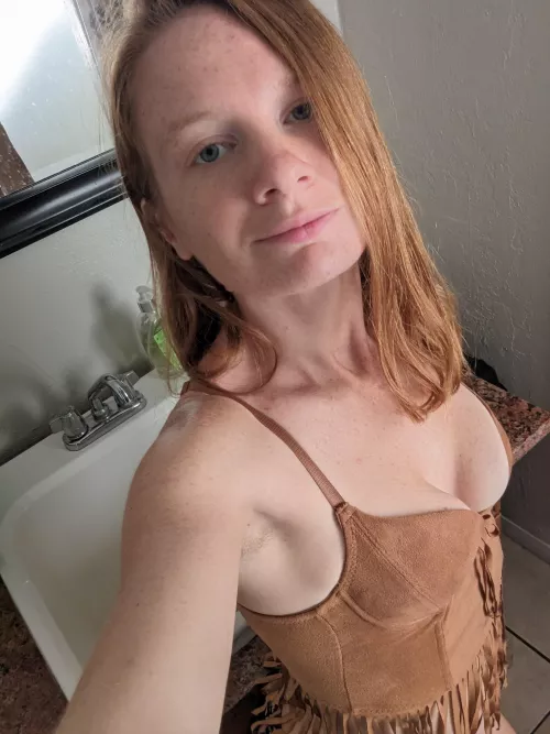 On today's specials menu we have a freckled redhead👩🏻‍🦰 [F27]