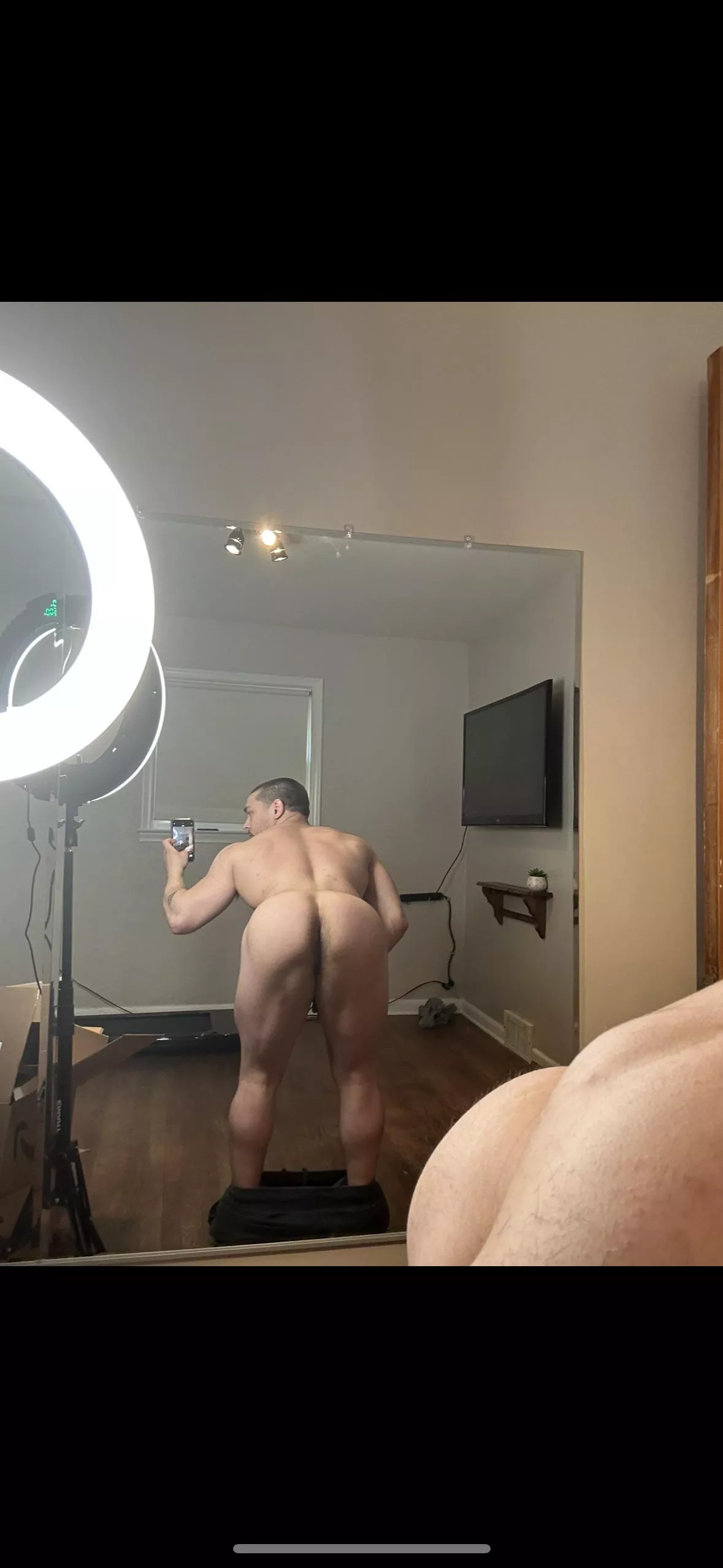 Rate my hamstrings babe 😘