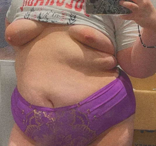 Selfies I’d send you from my work changeroom ☺️