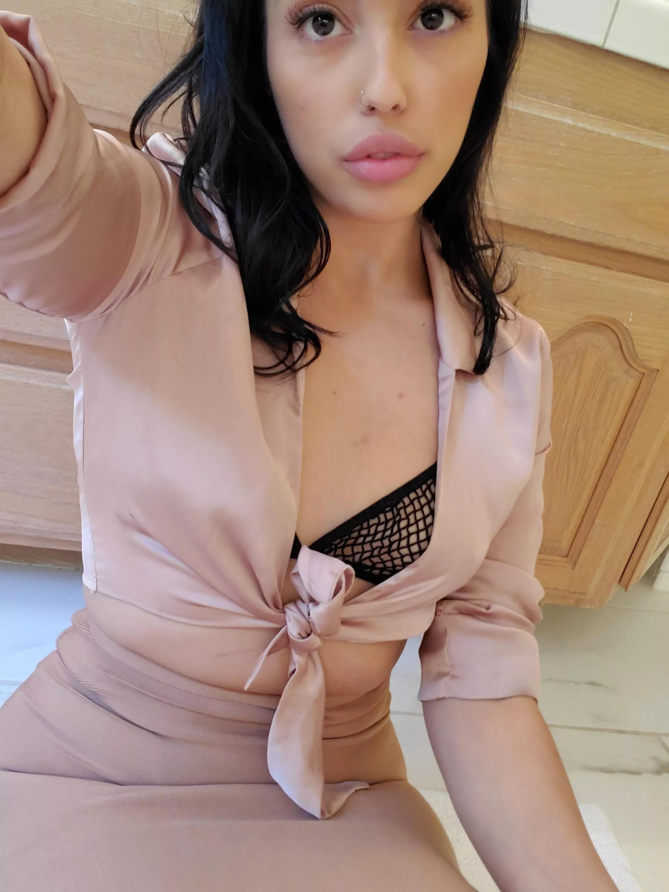 send me ur snapchat in dm :) selling sexting sessions and content