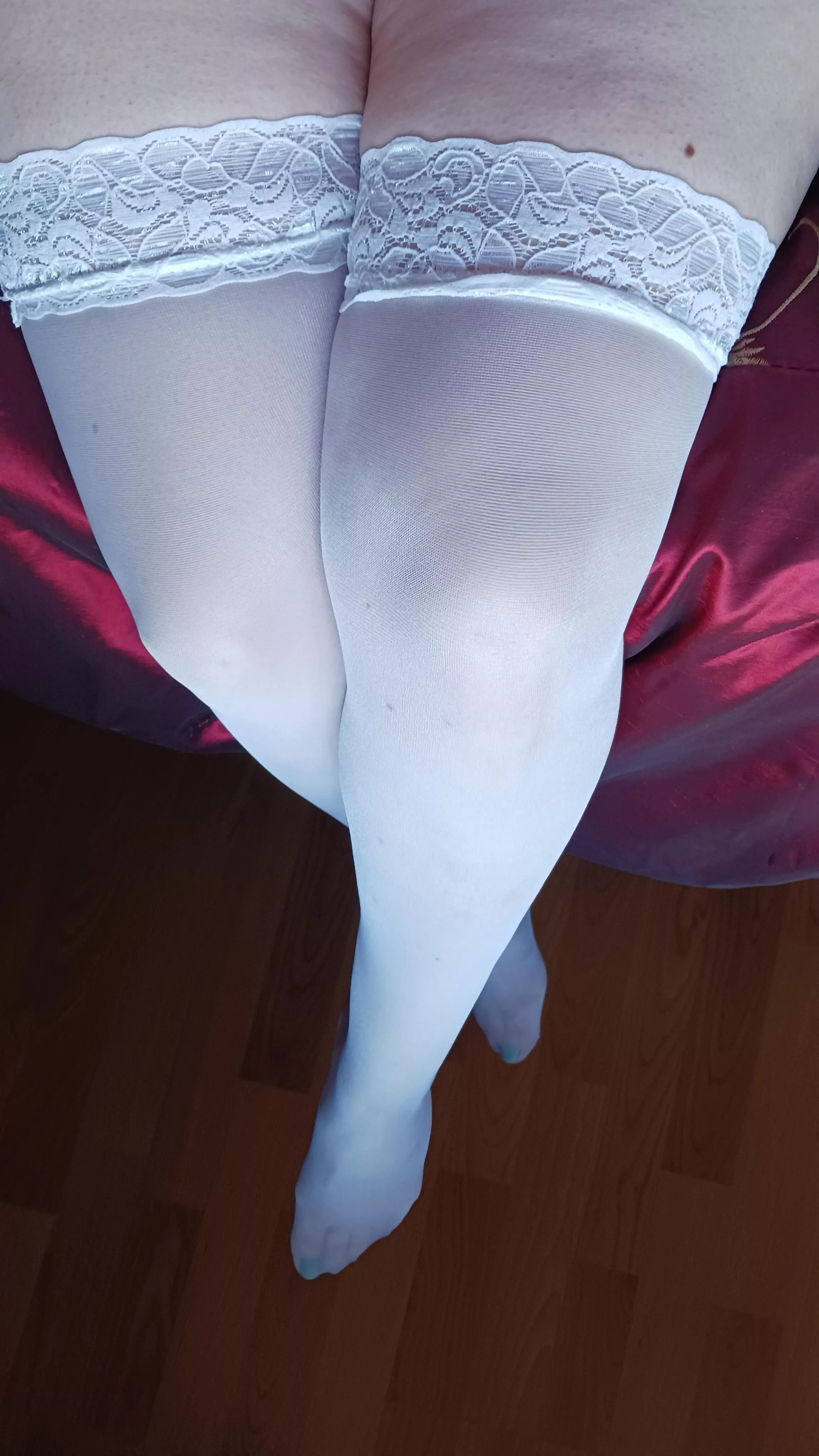 Sexy white thigh high pantyhose for your pleasure 