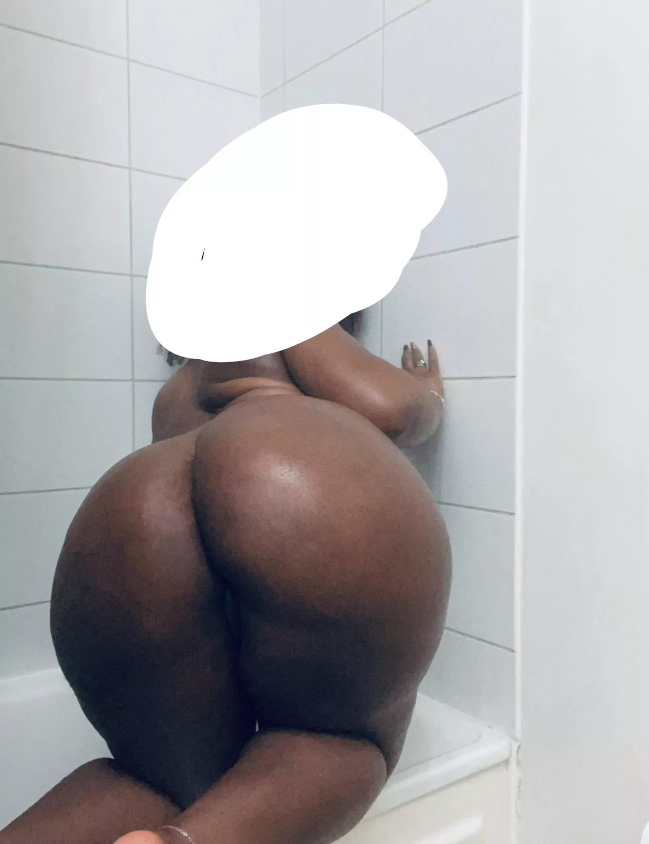 Showing off my chocolate ass 😜