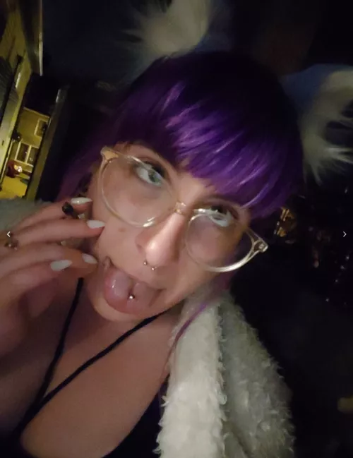 Use this mouth as your personal fuck toy. 