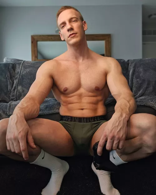 Wanna be my player 2 😏..?