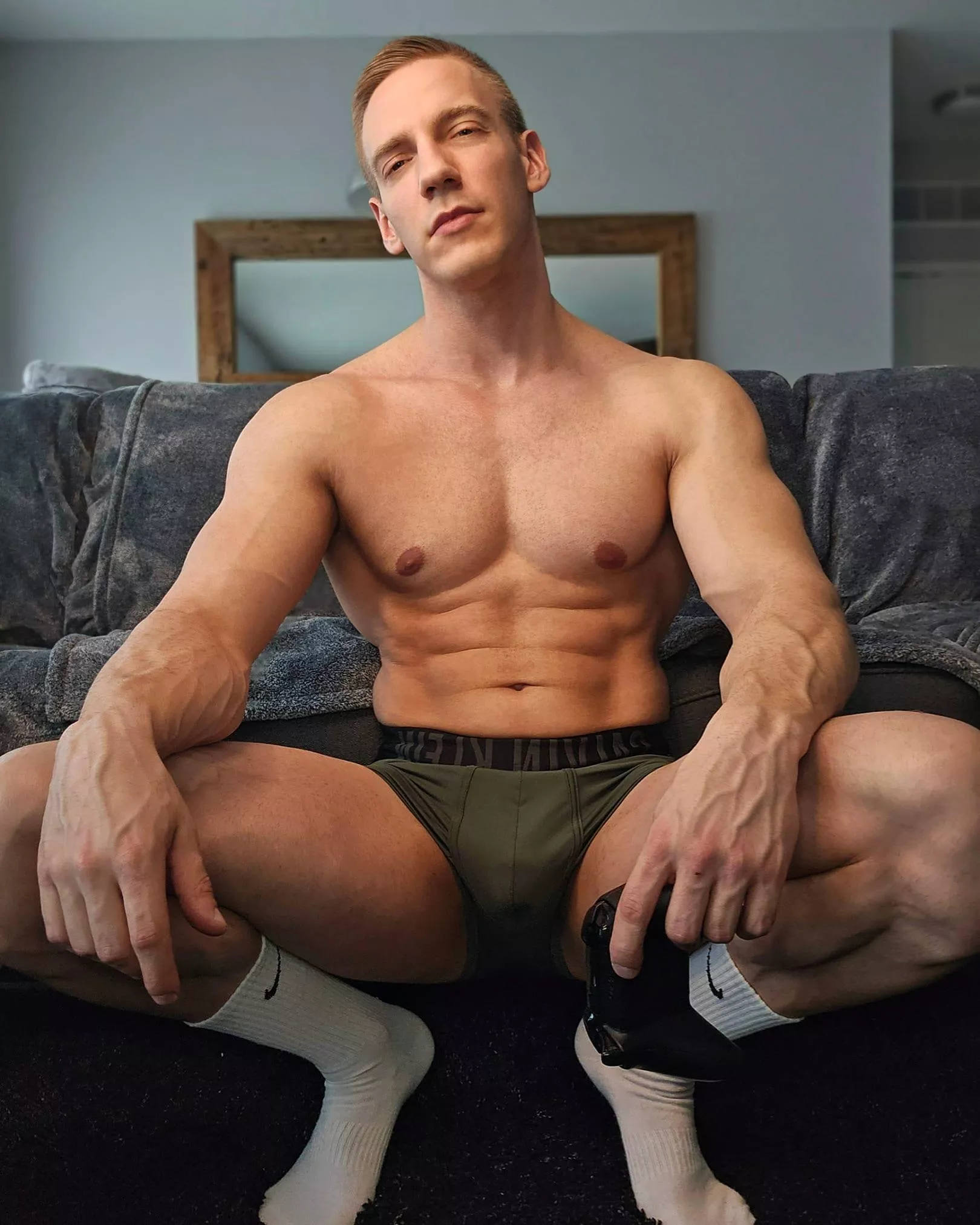 Wanna be my player 2 😏..?