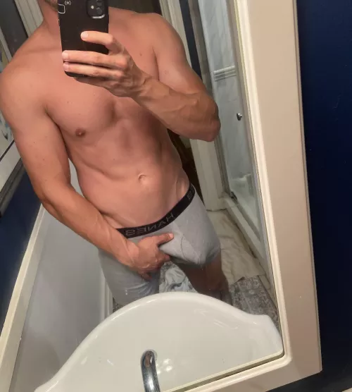 Who thinks I’m circumcised or not ;)