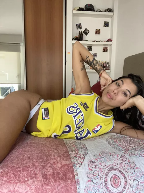 Would you invite me for lakers game to you if I go like this?				