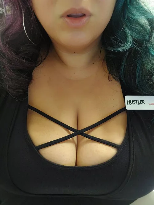 Would you rather finish in my pretty mouth or huge titties 😈