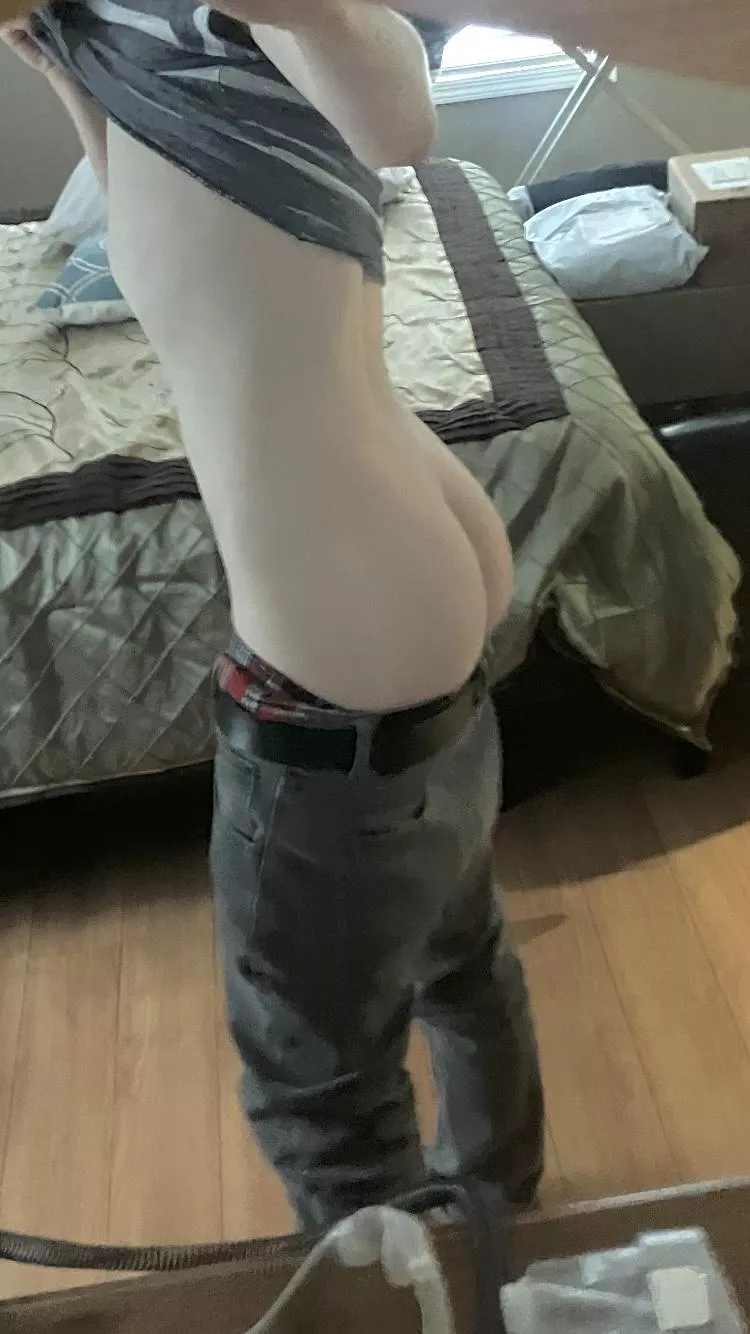 19m, locked in chastity, anyone wanna see?