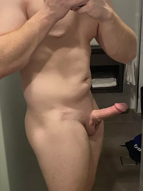 21 bi curious Aussie sending pics DanaAltman320