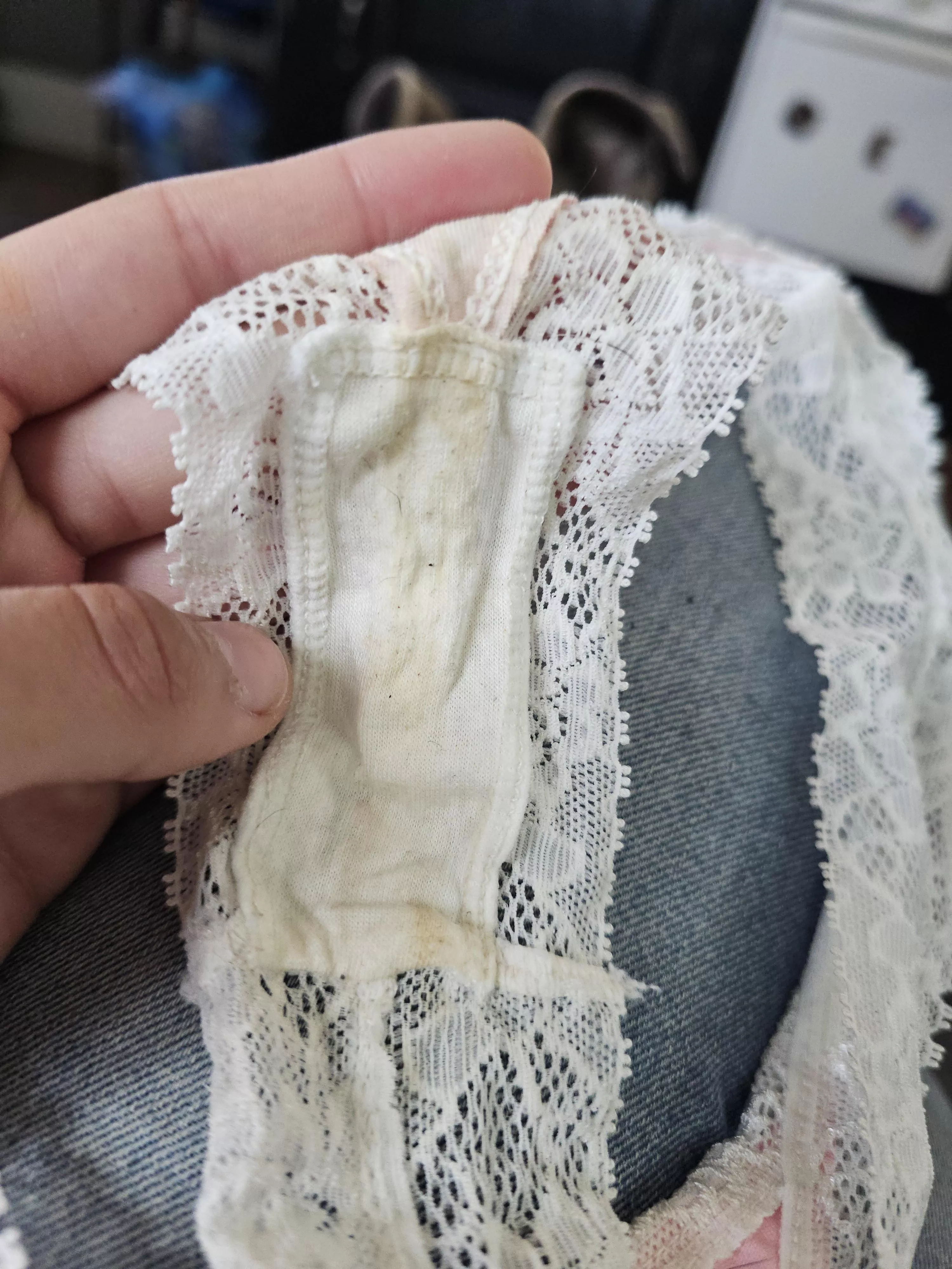 4 day wear never smelled so good 😇