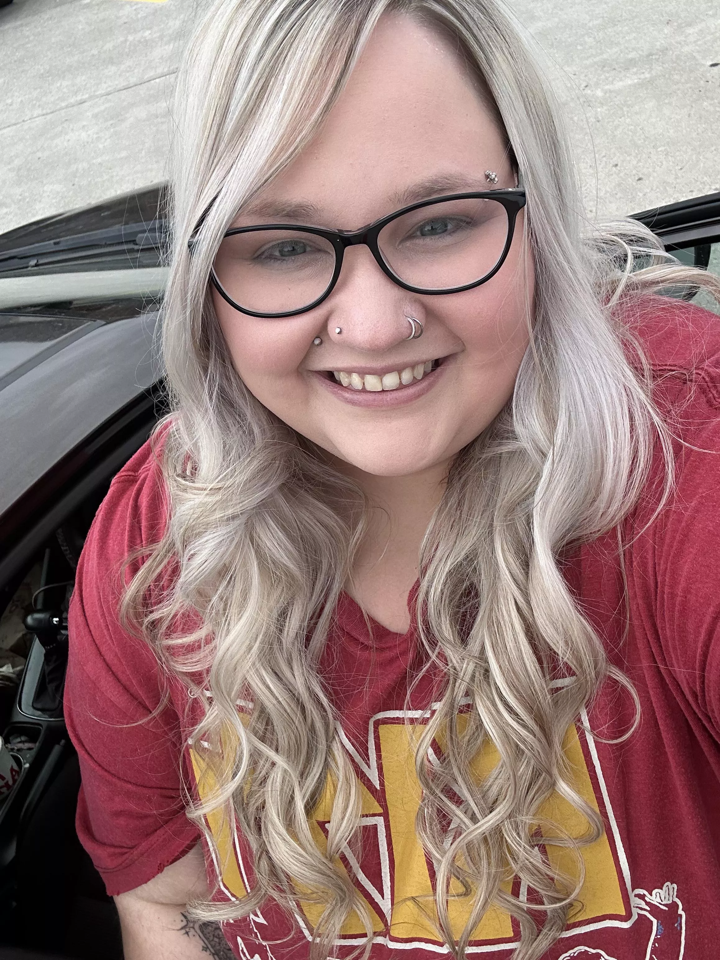 A smile to start the week off right! 😘