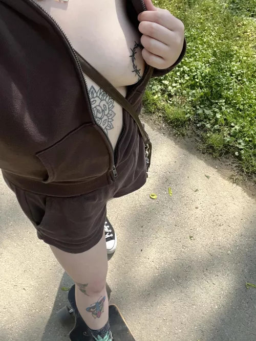 Any one like skater girls?