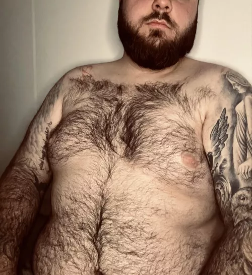 Bigger guys with tattoos is still hot right ? 