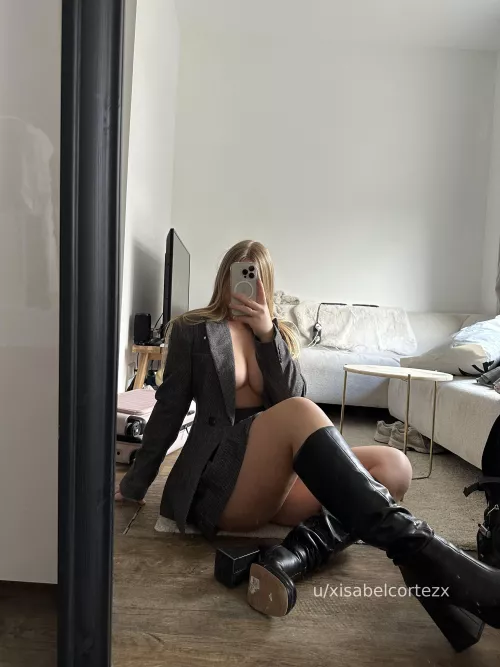 Do you like my high heels? [f]