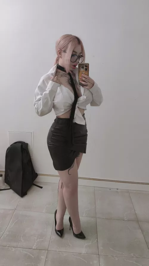 [f] PAWG + high heels = erection in your pants