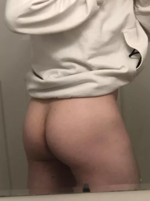Feeling good about my booty lately :) m(23)