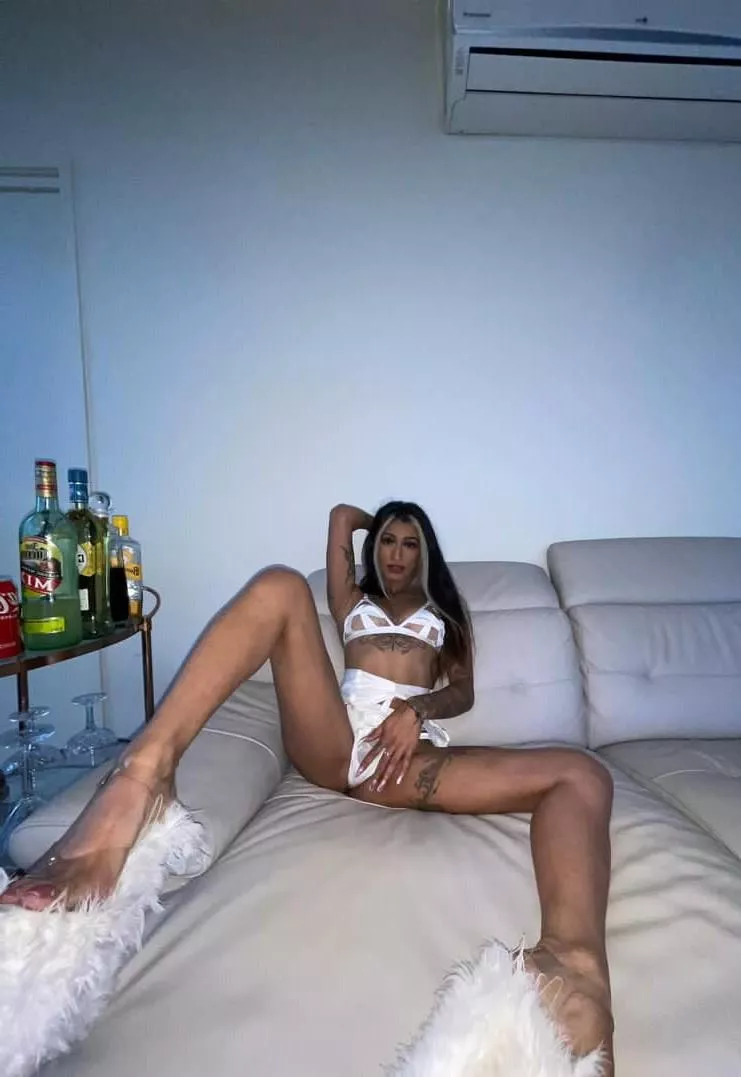 Follow me  (@_ba...ayy_x/)