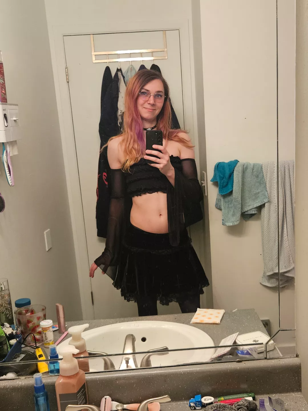 Got a new top over the weekend, and I'm ROCKIN it!