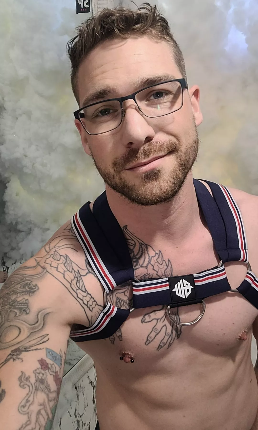 Got some new goodies in the mail today and couldn't wait to try it on!