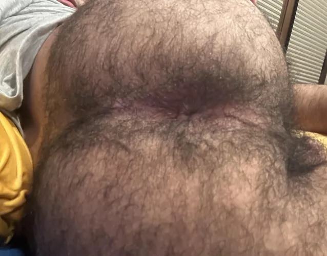hairy ass but smooth back? do i groom so it blends better?