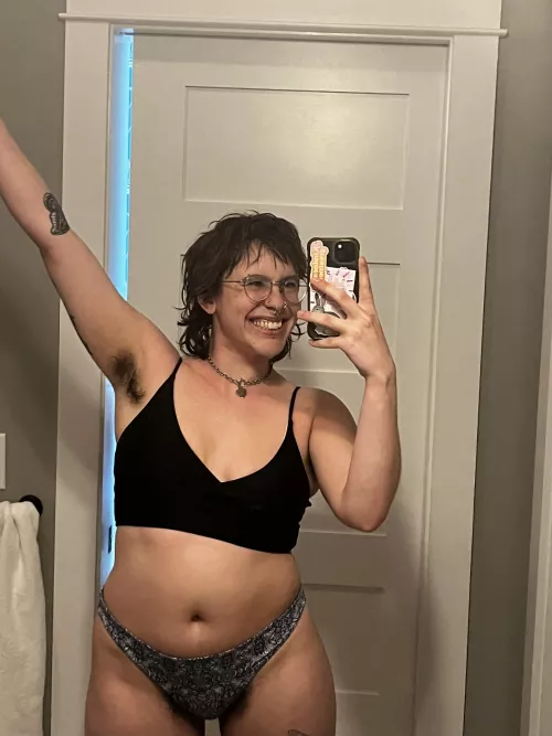 Hairy boi beach day! More pics to come🥰⛱️☀️