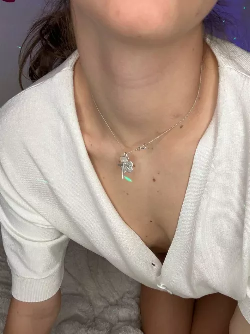 Hopefully you would fuck a petite 18yo teen like me