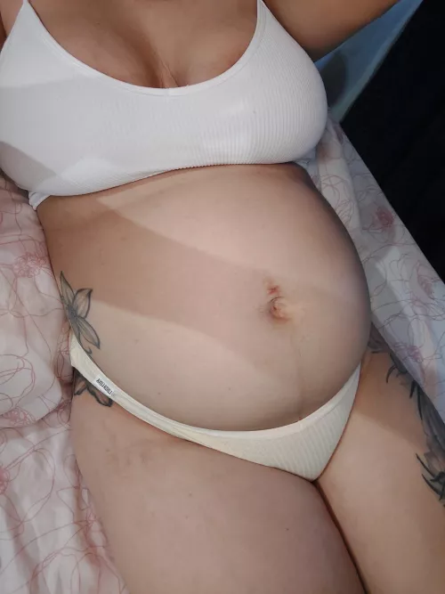 Horny pregnant woman, would you still go out with me? 