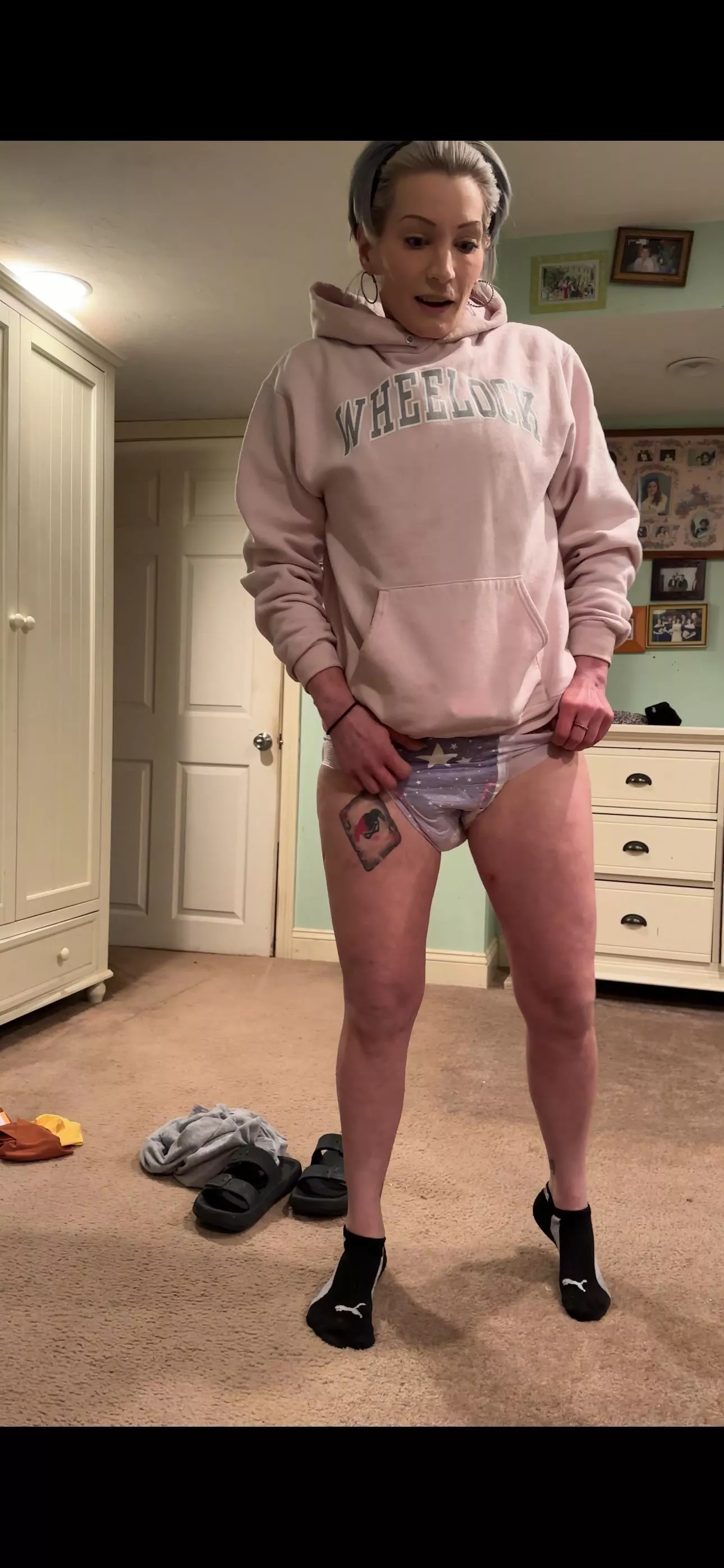 How does she look How does she look