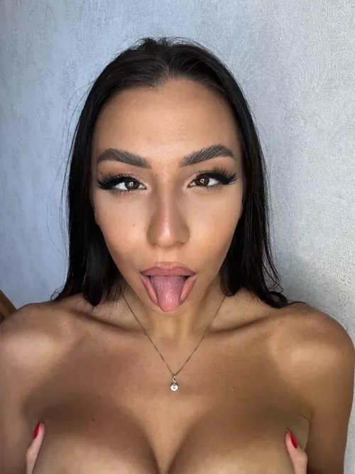 How fast can you cum after you see this face?