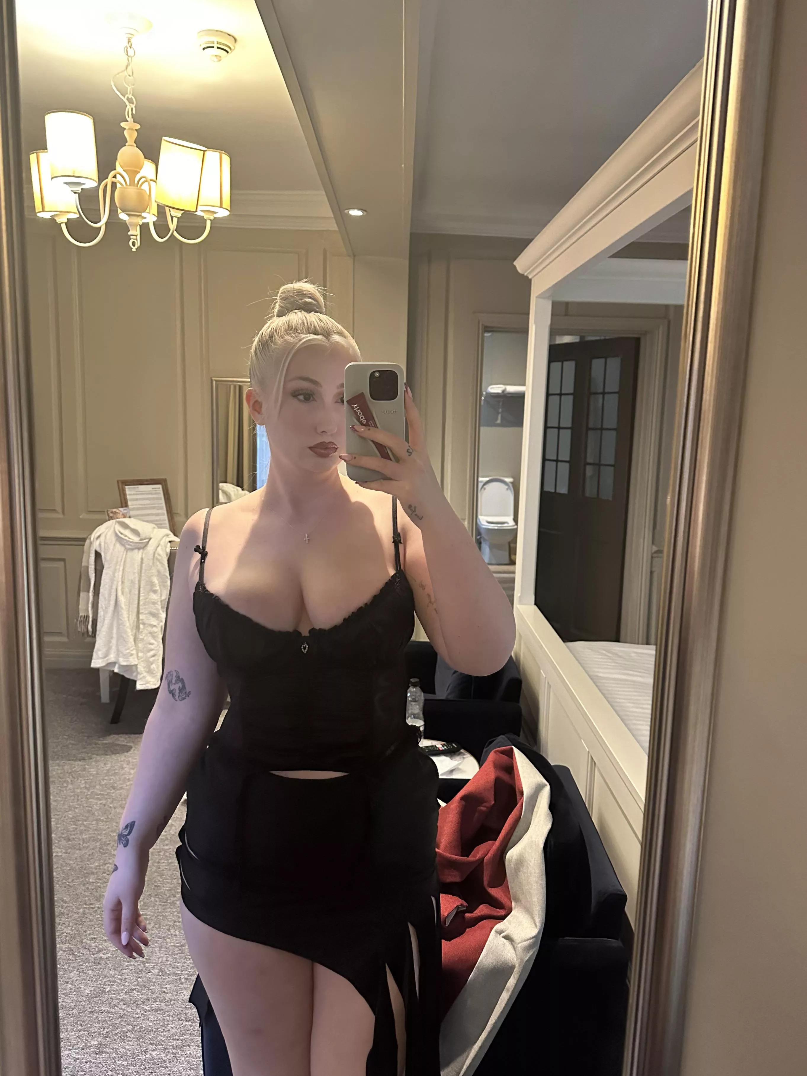 How’s my birthday outfit?