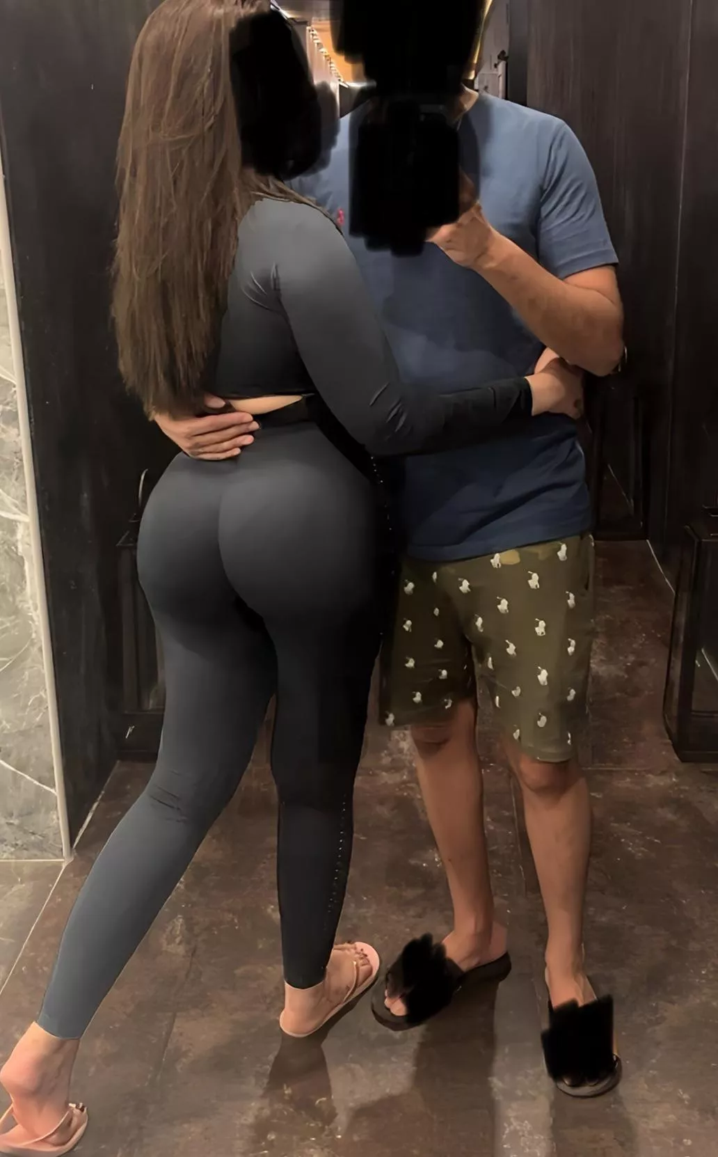 Hows my booty in leggings?