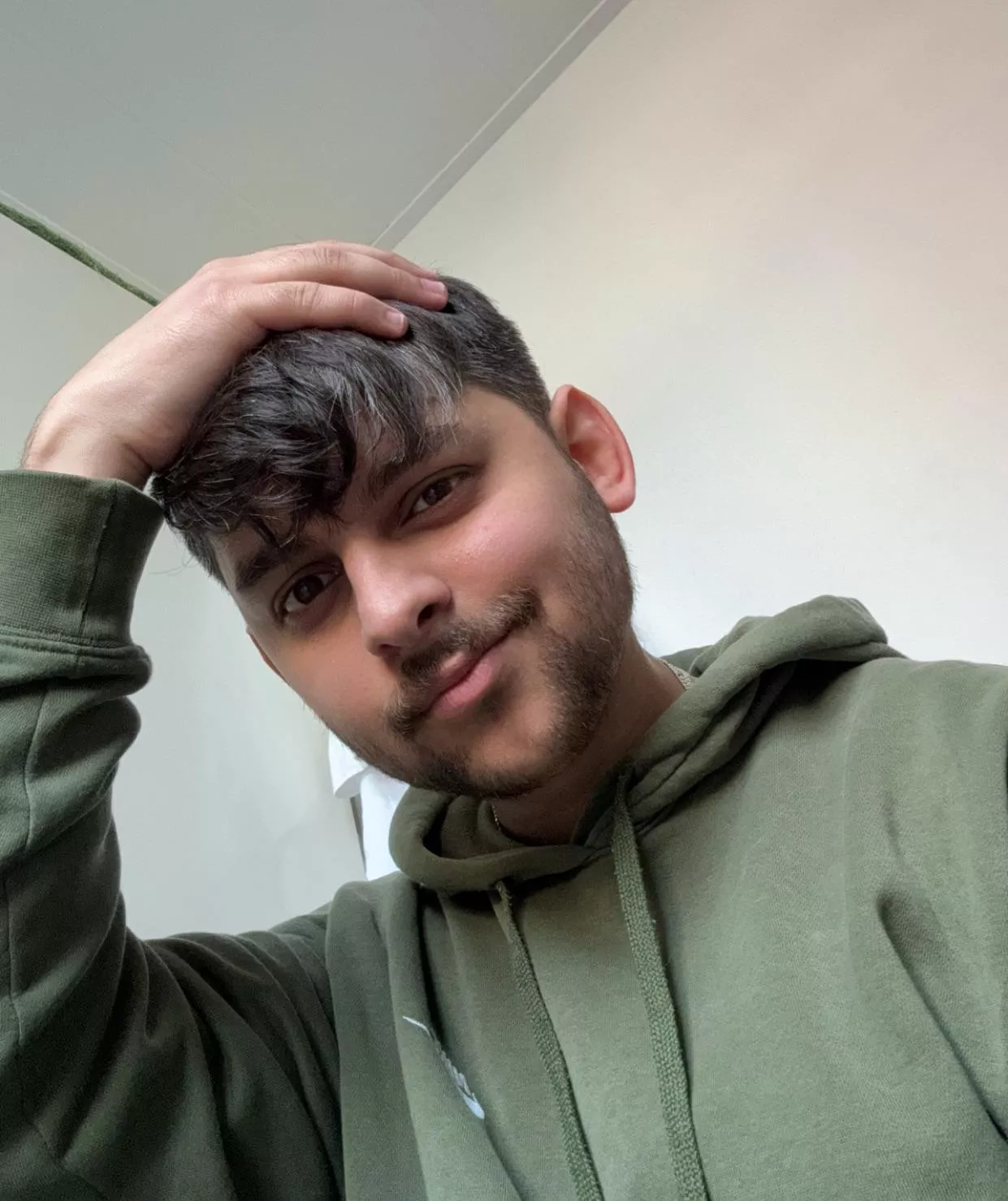 I don't wanna be sick anymore 🤧 Someone wanna chat? 