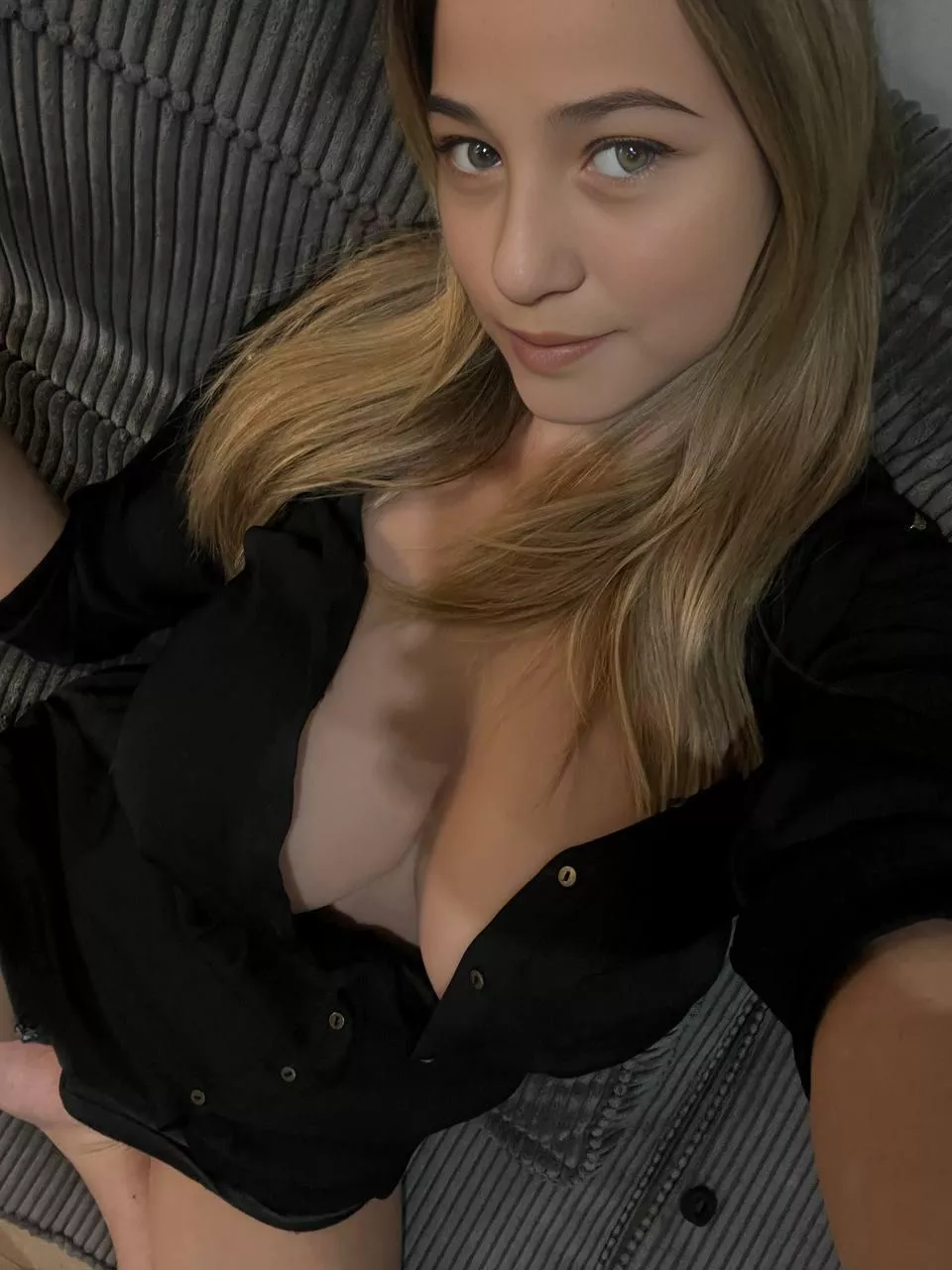 I like chatting about games and lewd stuff :3
