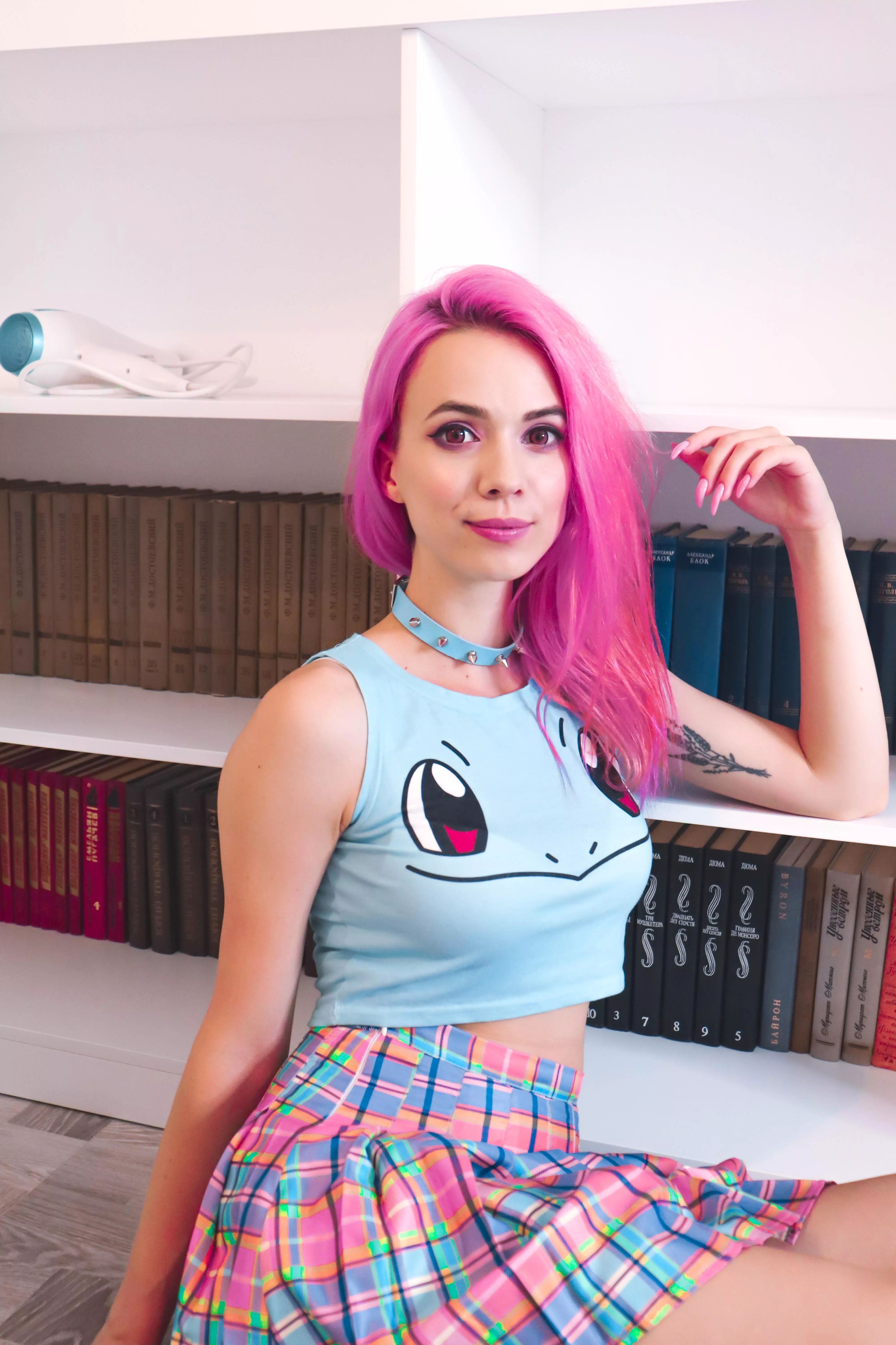 I love this blue collar