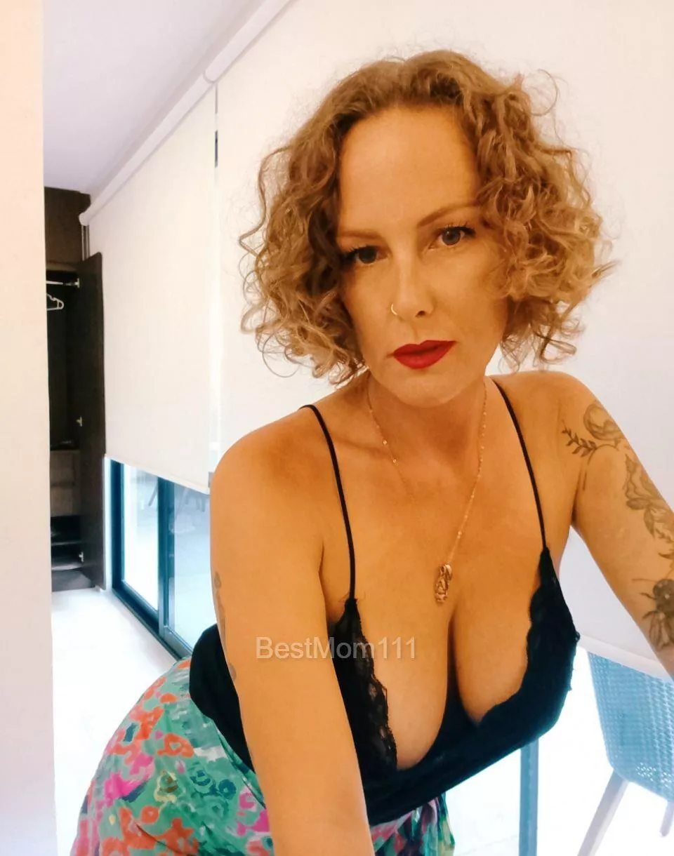 I need a young cub with a really thicc cock