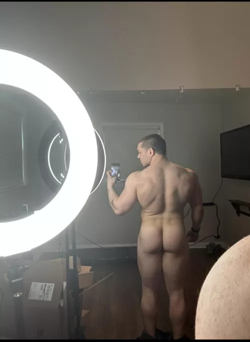 I think it’s cute 🥺 need a holder?