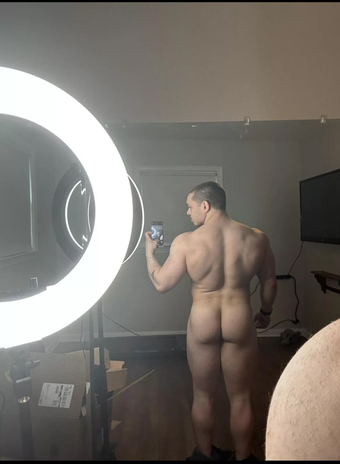 I think it’s cute 🥺 need a holder?