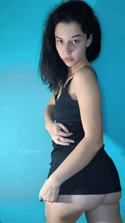 I think my dress is too short 🙈