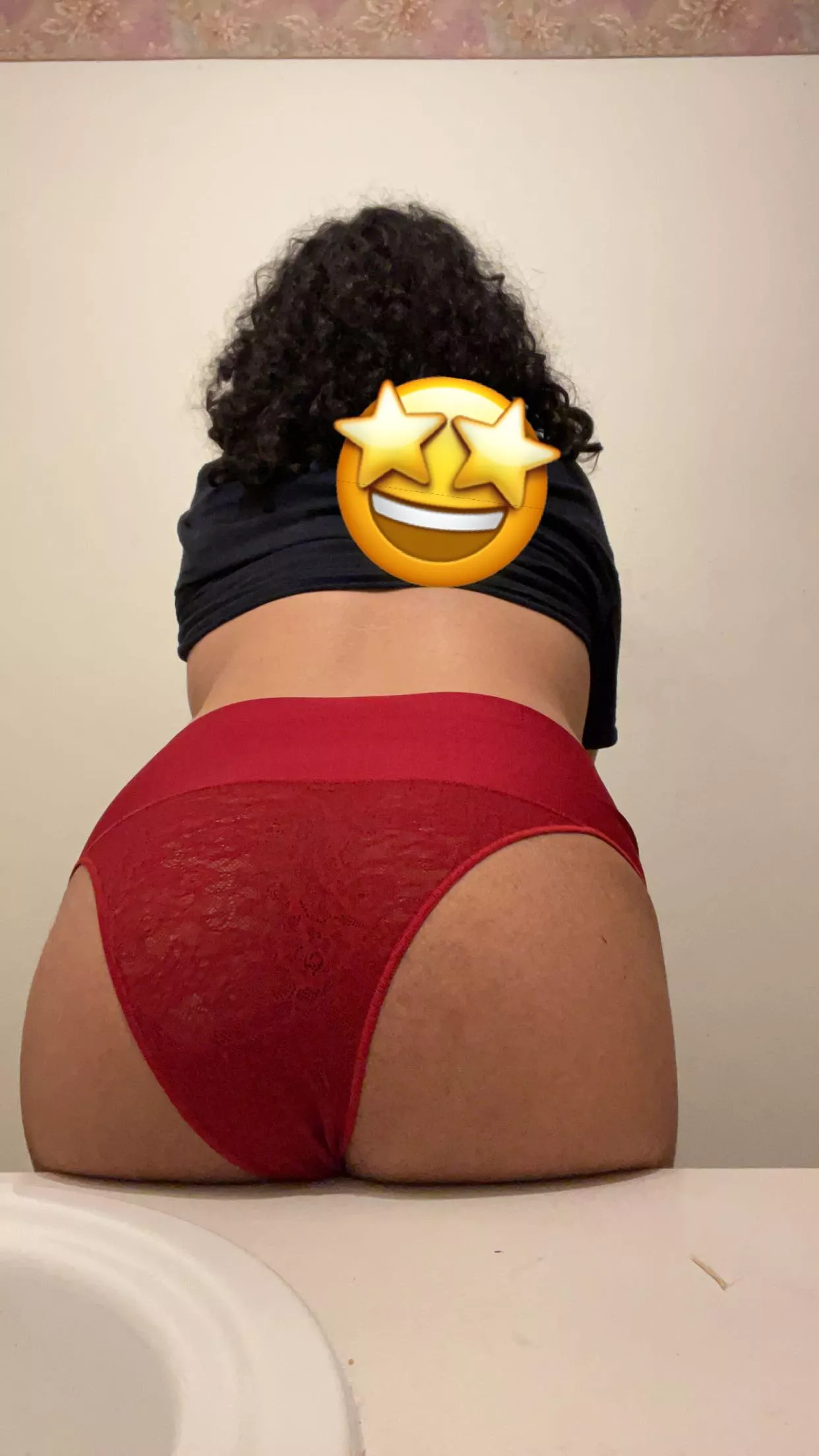 If this gets 25 ups by tonight I’ll put panties on and send purple and red snaps 19 If this gets 25 ups by tonight I’ll put panties on and send purple and red snaps 19