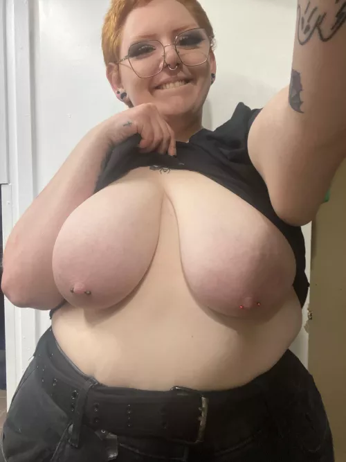 if your wife didn’t send you titty pics today, here’s one! 