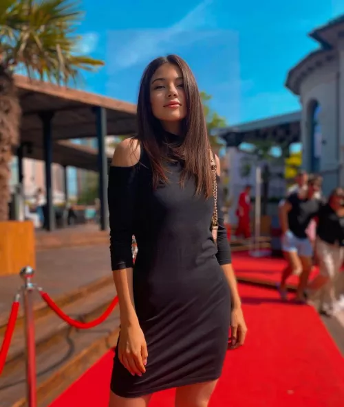 Is it possible to meet a young guy in this dress?