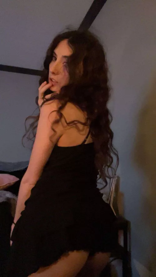 Look me in the eyes and cum for me