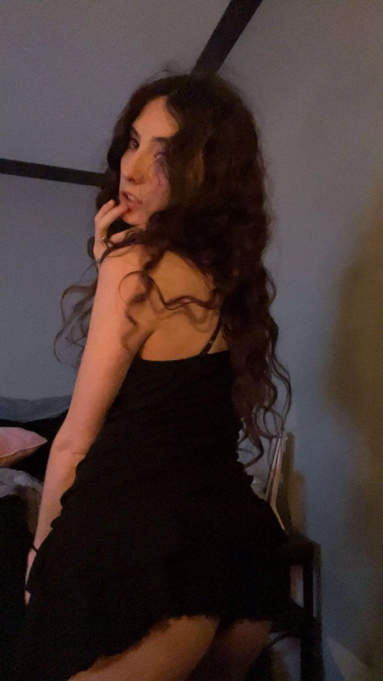 Look me in the eyes and cum for me