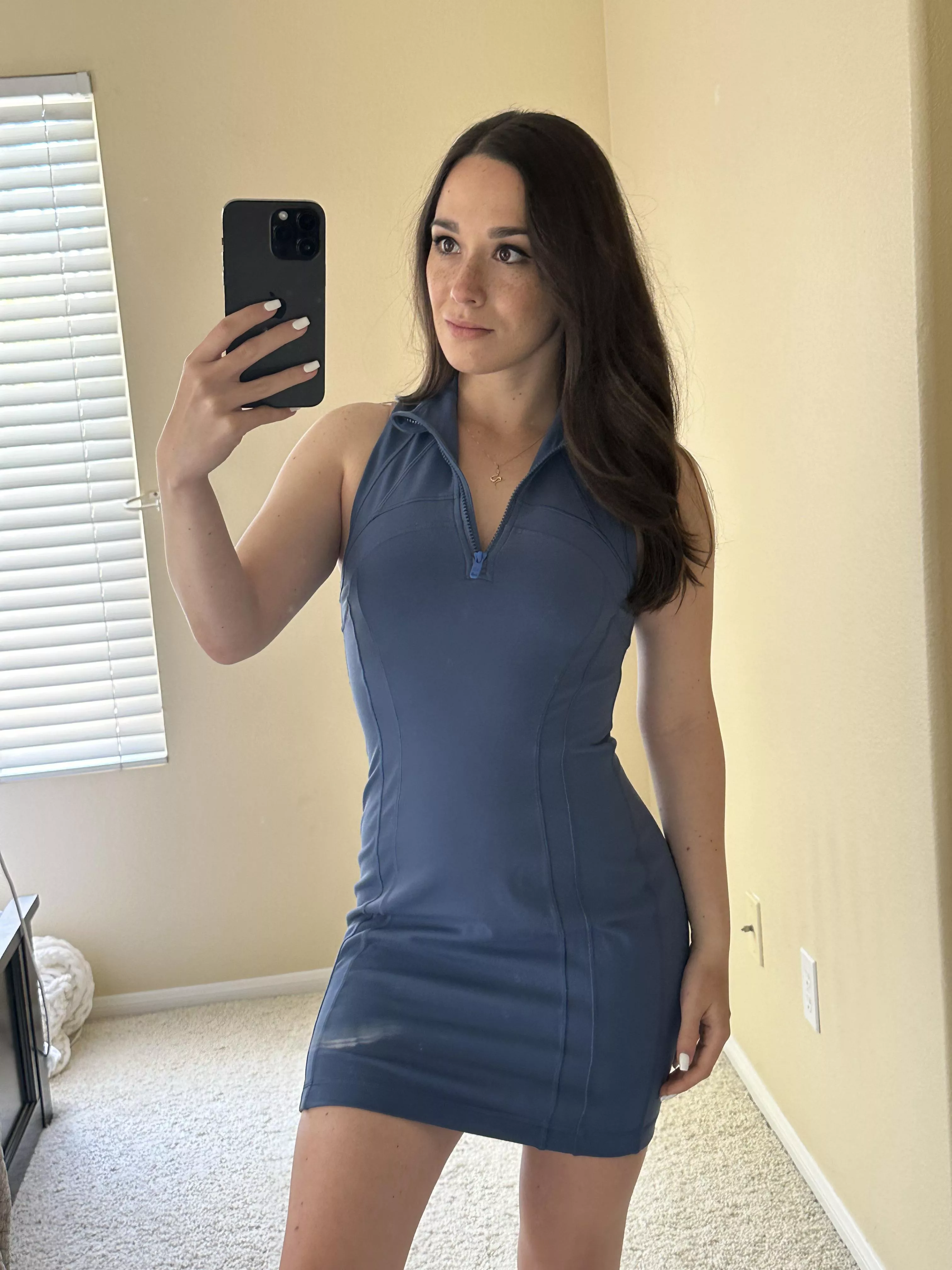 My dress fits like a glove.