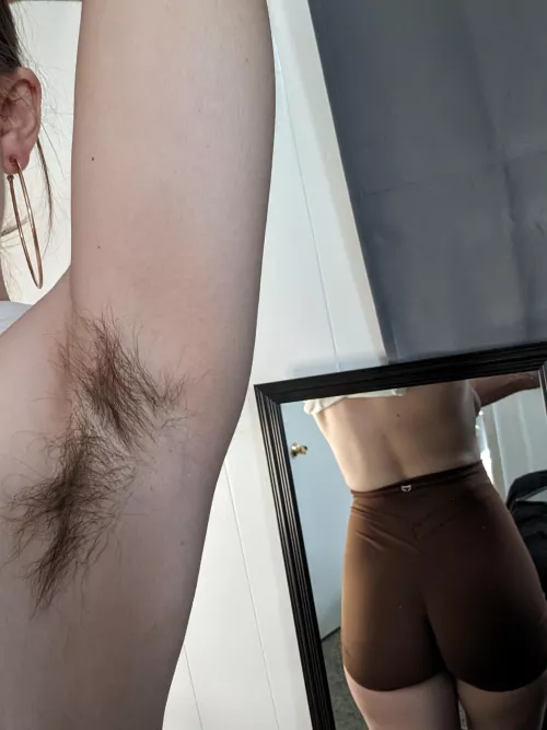 My hairy pits need a good licking 