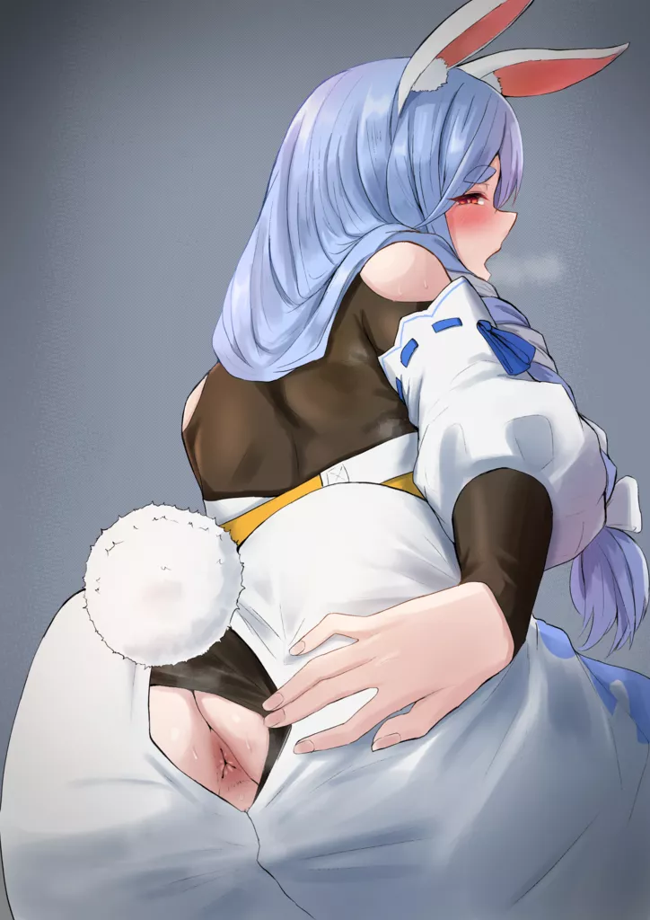 Pekomama opening her backdoor