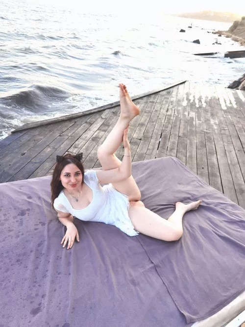 The whole beach can come and fuck me